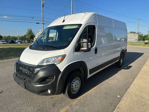 Used 2026 RAM ProMaster 2500 w/ Convenience Group FWD image 8