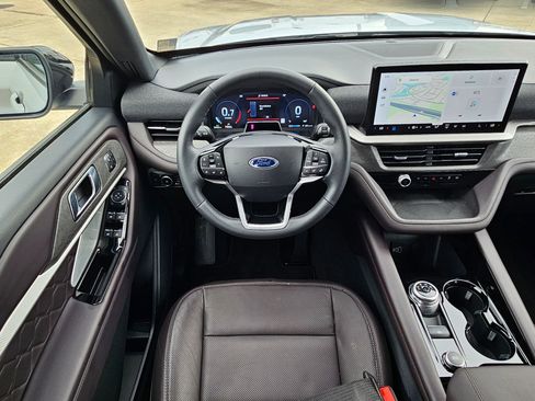 Used 2026 Ford Explorer Platinum w/ LUX Leather Package AWD/4WD image 30