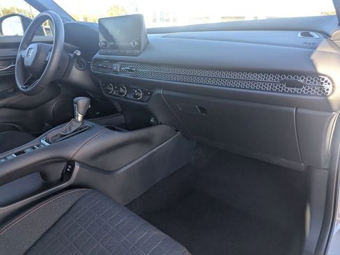 Used 2025 Honda HR-V Sport image 8