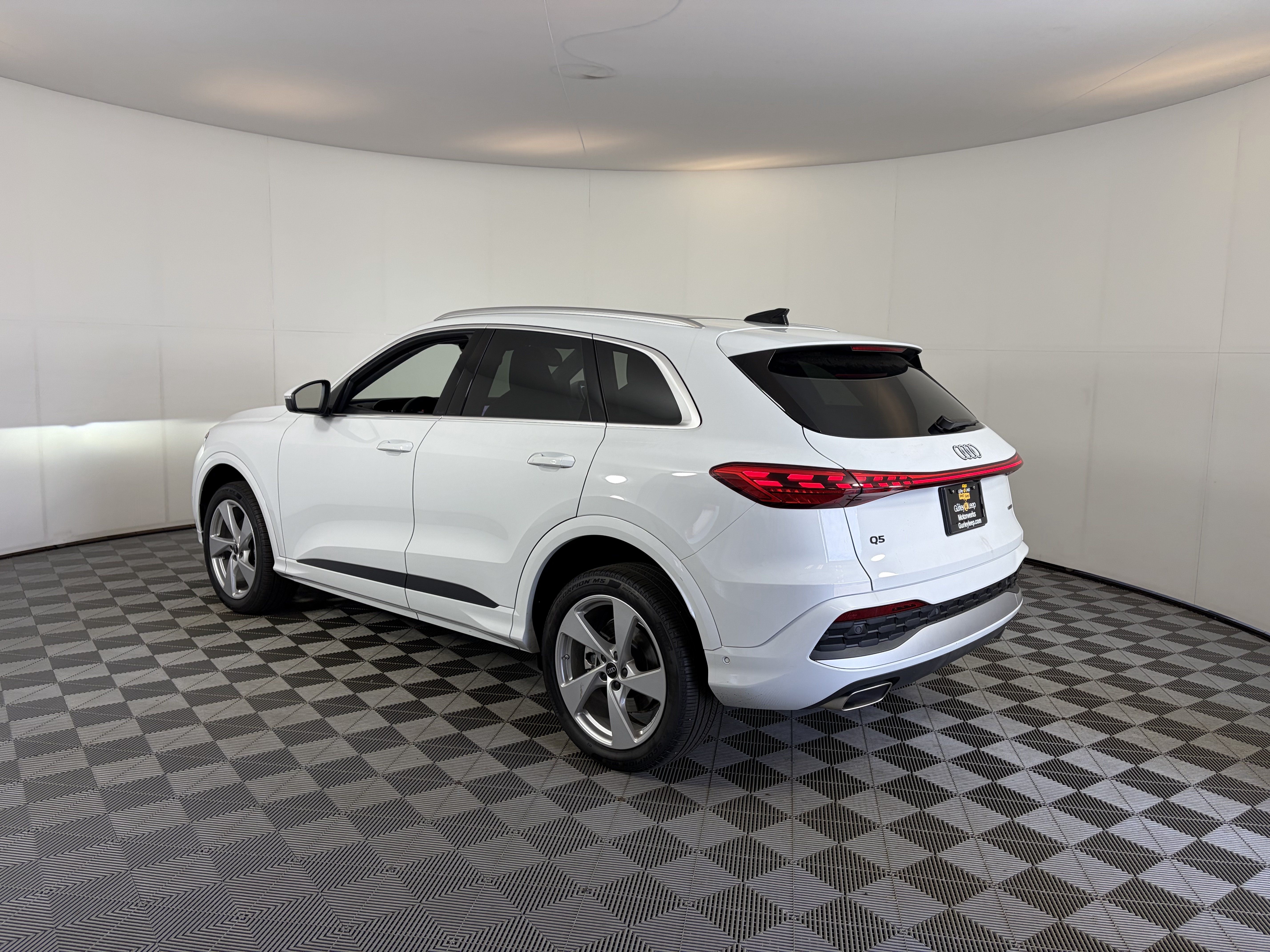 Used 2025 Audi Q5 Premium Plus AWD/4WD image 8