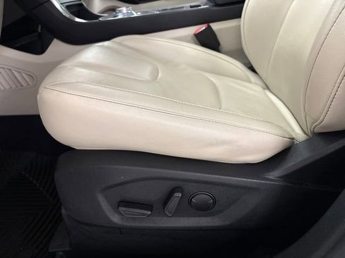 Used 2021 Ford Edge Titanium w/ Class II Trailer Tow Package image 12