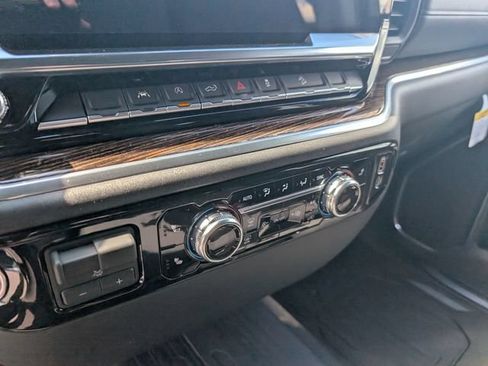 New 2026 GMC Sierra 1500 SLE AWD/4WD image 23