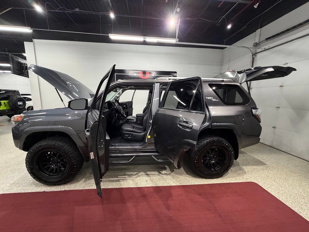 Used 2018 Toyota 4Runner TRD Off-Road Premium AWD/4WD image 63