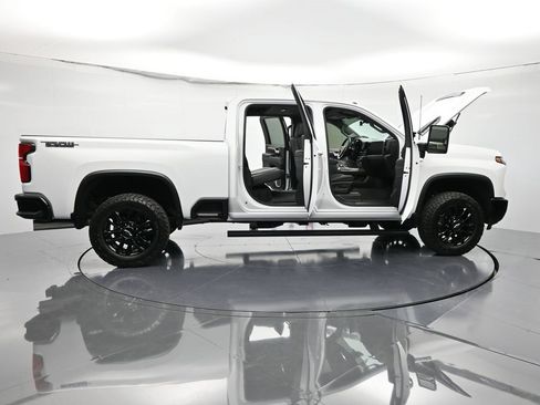 Certified 2025 Chevrolet Silverado 2500 LTZ w/ LTZ Plus Package image 45