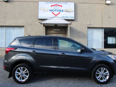 Used 2019 Ford Escape SE AWD/4WD image 4