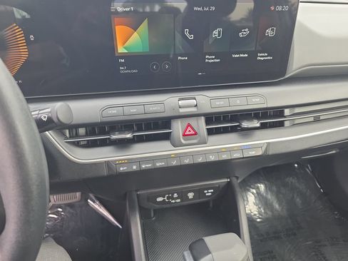 Used 2025 Kia K4 FWD image 16