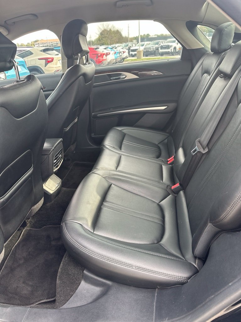 Used 2016 Lincoln MKZ Hybrid FWD image 4