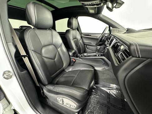 Used 2022 Porsche Macan AWD/4WD image 6