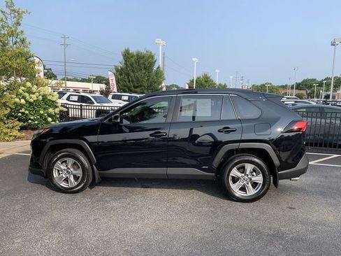 Certified 2025 Toyota RAV4 LE AWD/4WD image 5