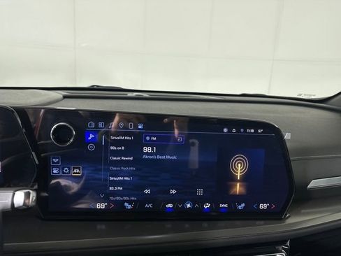 Used 2024 Chevrolet Traverse LT w/ Trailering Package image 20