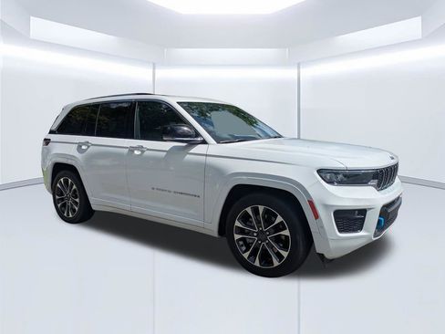 Used 2023 Jeep Grand Cherokee Overland AWD/4WD image 2