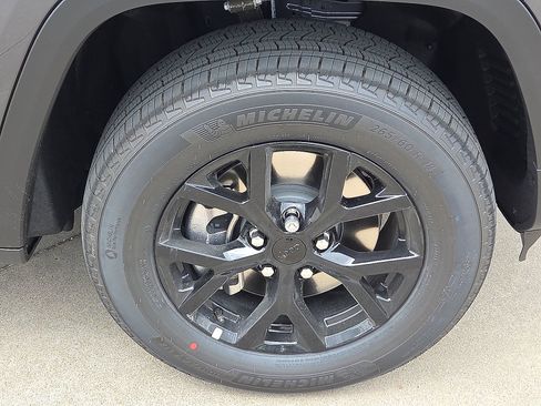 New 2026 Jeep Grand Cherokee L 4WD image 7