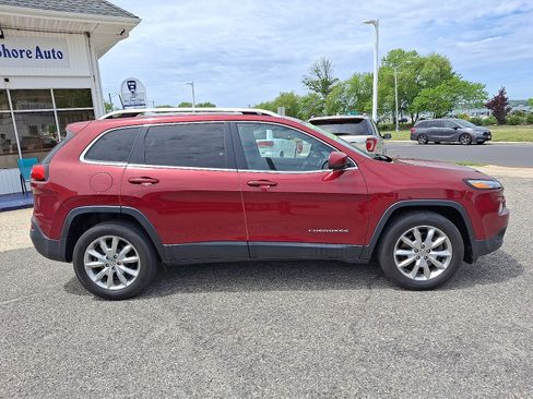 Used 2017 Jeep Cherokee Limited AWD/4WD image 7