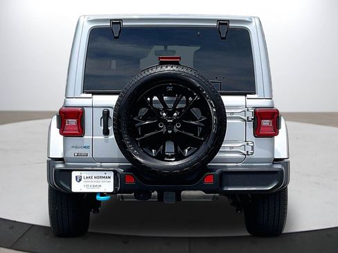 Used 2023 Jeep Wrangler Unlimited Sahara w/ Cold Weather Group AWD/4WD image 8