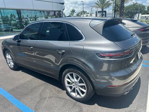 Used 2019 Porsche Cayenne E-Hybrid AWD/4WD image 3