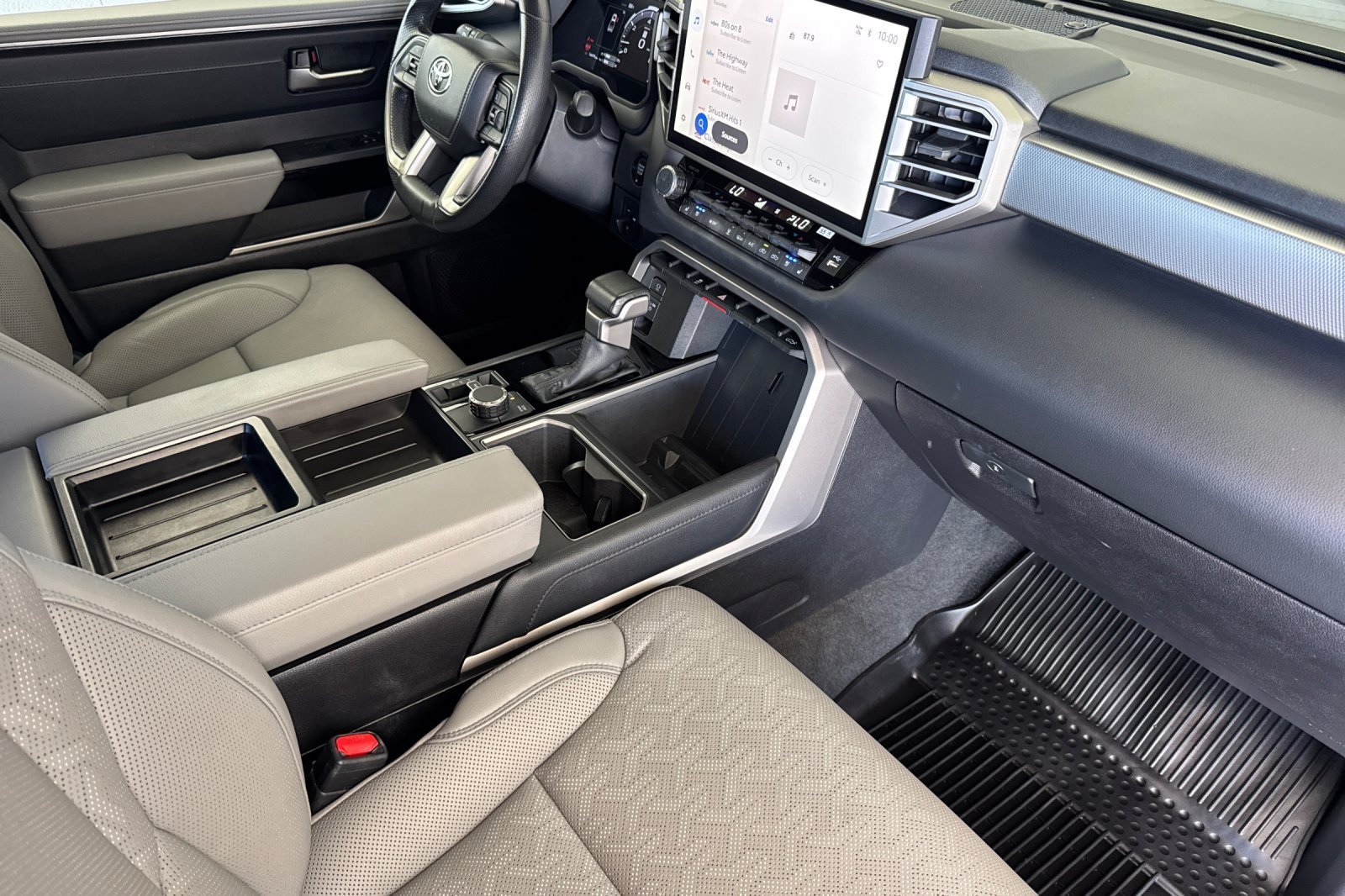 Used 2025 Toyota Tundra Limited AWD/4WD image 14