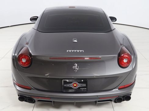 Used 2018 Ferrari California T image 99