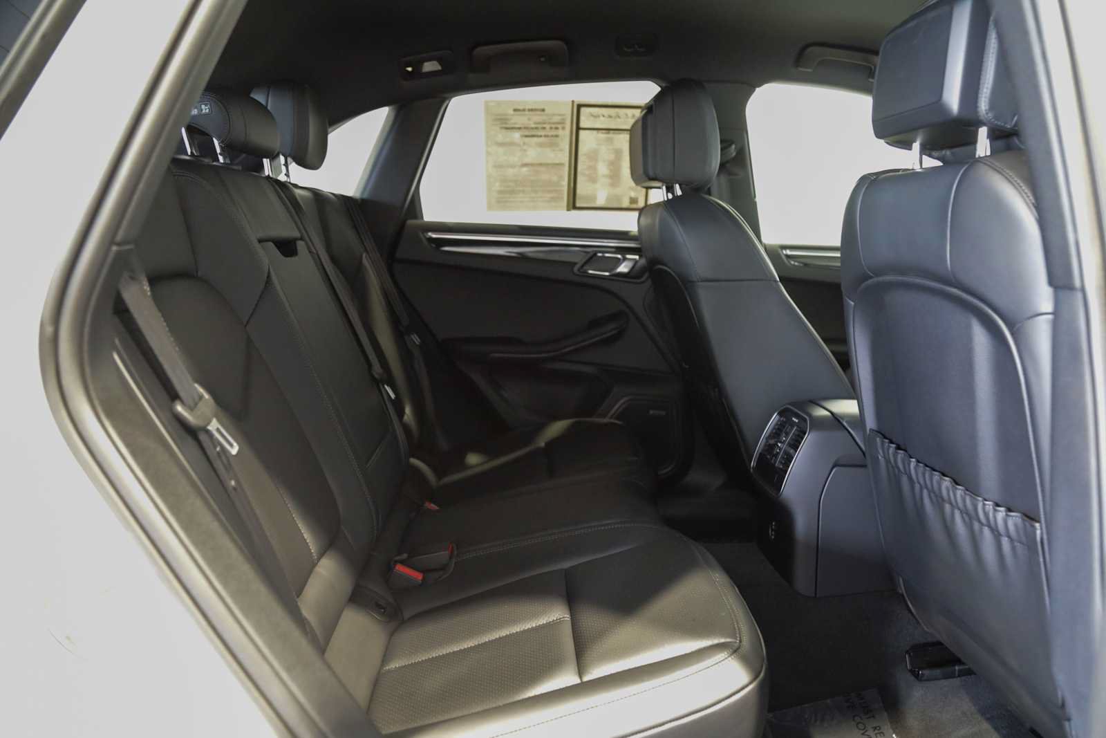 Used 2025 Porsche Macan S AWD/4WD image 14