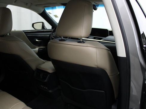 Used 2019 Lexus ES 350 w/ Premium Package image 29