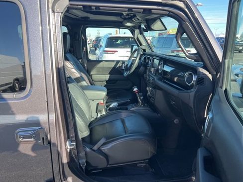 Used 2020 Jeep Wrangler Unlimited Sahara image 12