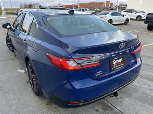 Used 2025 Toyota Camry XLE image 4