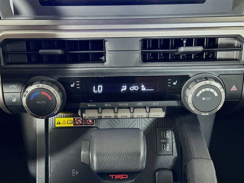 Used 2025 Toyota 4Runner TRD Off-Road image 23