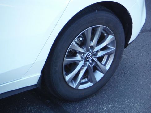 Used 2022 MAZDA MAZDA3 s FWD image 3