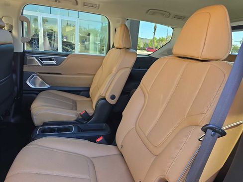 Certified 2025 INFINITI QX80 Sensory image 12