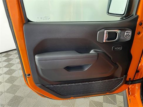 New 2025 Jeep Gladiator Willys image 13