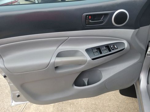 Used 2015 Toyota Tacoma PreRunner image 14