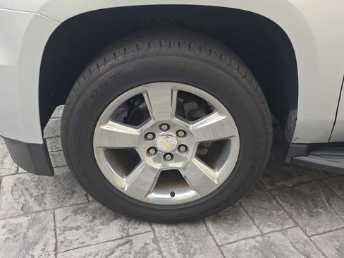 Used 2019 Chevrolet Suburban LT w/ Luxury Package image 19