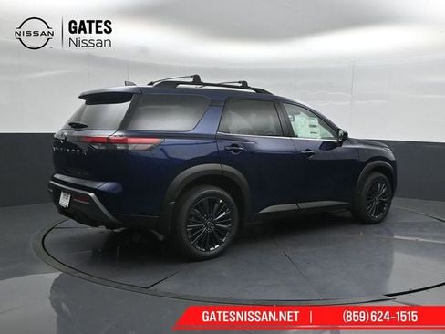 New 2026 Nissan Pathfinder SL w/ SL Premium Package AWD/4WD image 2