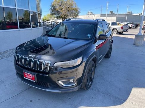Used 2019 Jeep Cherokee Limited w/ Luxury Group FWD image 2