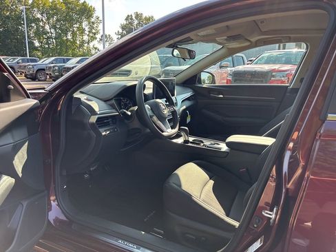 New 2025 Nissan Altima 2.5 SV w/ SV Special Edition Package image 13