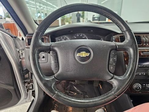 Used 2014 Chevrolet Impala LT w/ LT Sunroof Package image 10