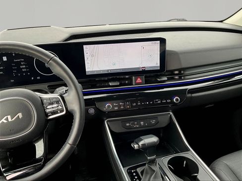 Used 2025 Kia Carnival SX Prestige FWD image 9