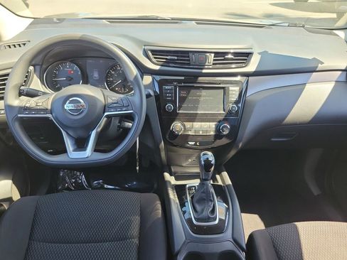 Used 2020 Nissan Rogue Sport S image 9