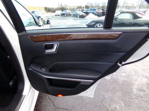 Used 2015 Mercedes-Benz E 350 4MATIC Sedan image 20