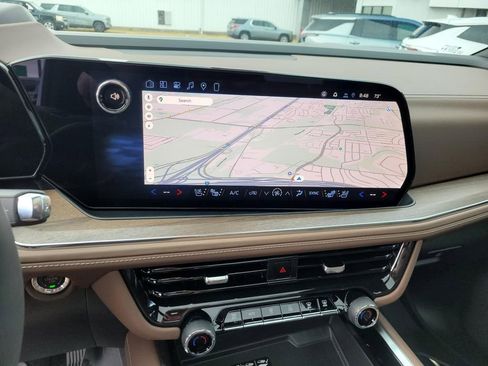 New 2026 Chevrolet Suburban High Country AWD/4WD image 15
