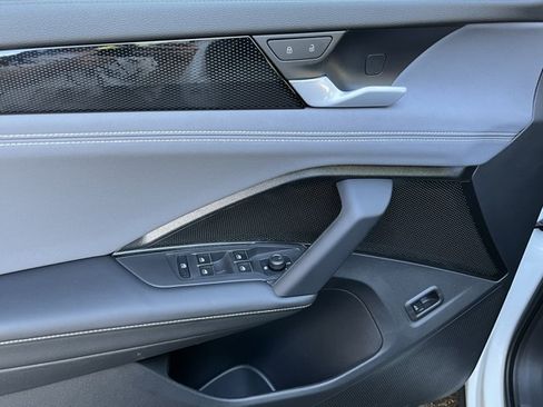 New 2026 Volkswagen Tiguan SE R-Line AWD/4WD image 13