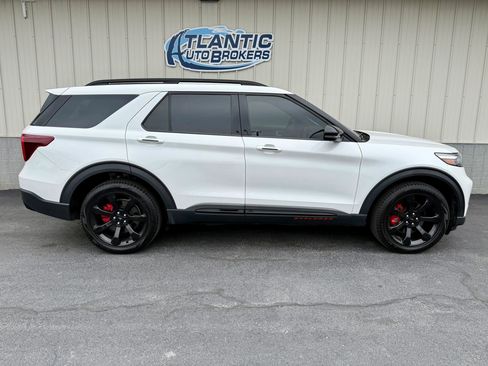 Used 2022 Ford Explorer ST w/ Equipment Group 401A AWD/4WD image 3