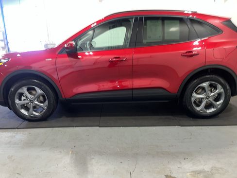 Used 2025 Ford Escape ST-Line Select AWD/4WD image 4