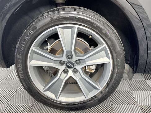 Used 2019 Audi Q5 Prestige w/ Prestige Package AWD/4WD image 32