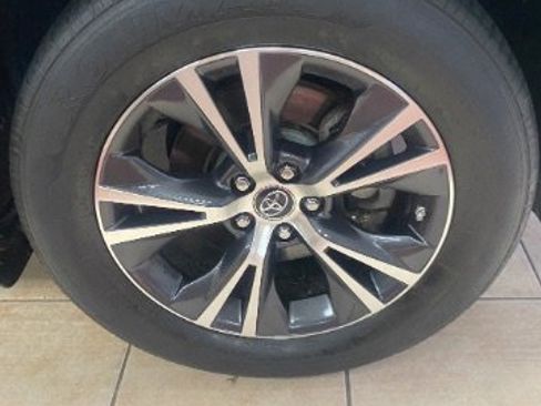 Used 2018 Toyota Highlander Plus image 28