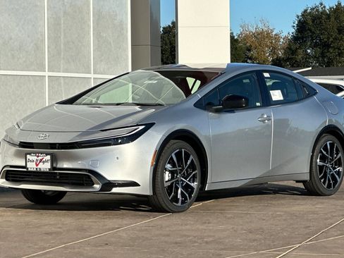 New 2026 Toyota Prius Plug-In Hybrid image 8