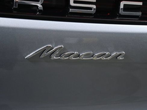 Used 2026 Porsche Macan AWD/4WD image 44