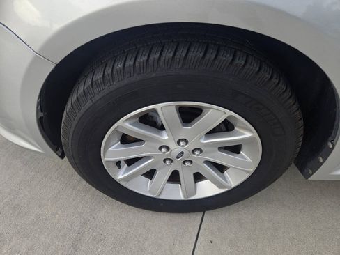 Used 2009 Ford Flex SEL FWD image 10
