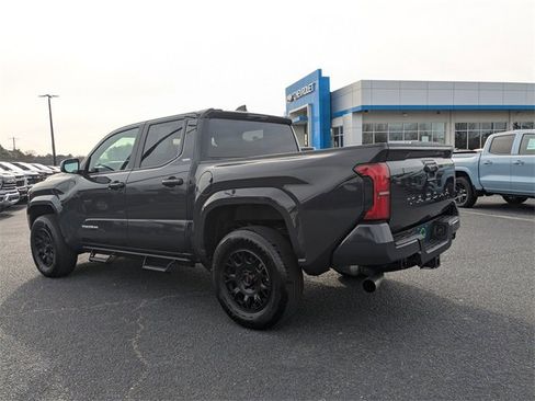 Used 2025 Toyota Tacoma SR5 image 6
