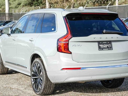 New 2026 Volvo XC90 T8 Ultra w/ Protection Package image 8