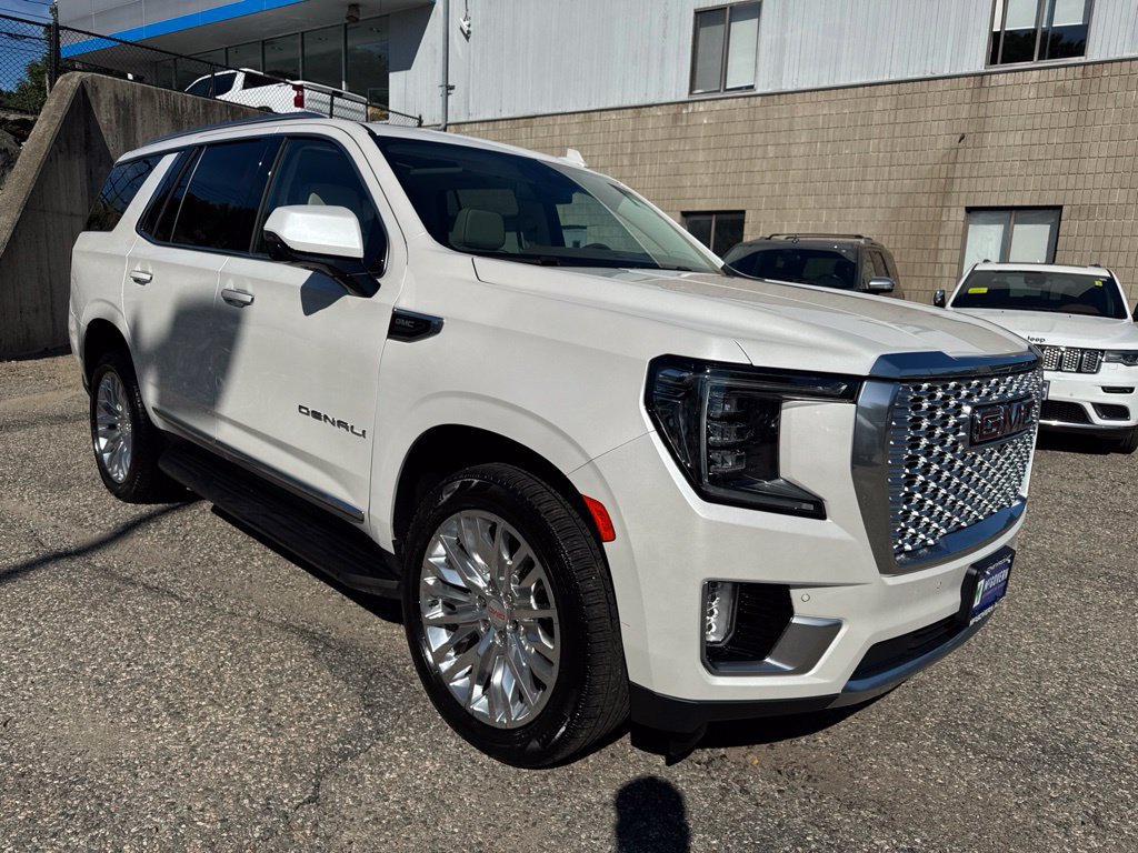 Used 2023 GMC Yukon Denali AWD/4WD image 9